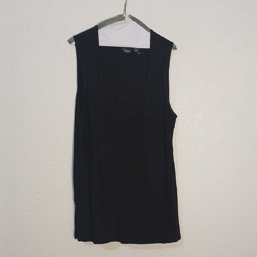 Classic Black Sleeveless Tank Top